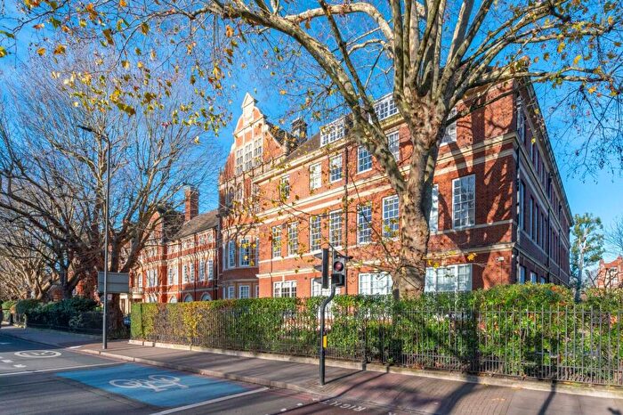 1 Bedroom Flat For Sale In Kingsway Square, Battersea, London, SW11