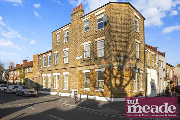 2 Bedroom Flat To Rent In Boundary Road, Walthamstow, E17