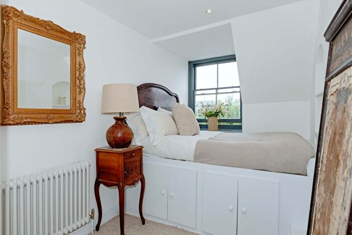 1 Bedroom Apartment For Sale In Holland Road, Hove, BN3