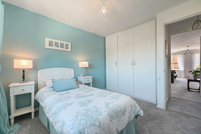 1 Bedroom Flat For Sale In Magnolia Court, Auriol Drive, Uxbridge, UB10