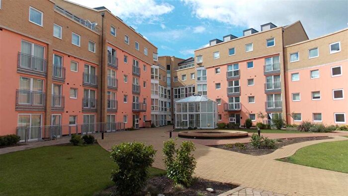 1 Bedroom Flat To Rent In Wooldridge Close, Bedfont, TW14