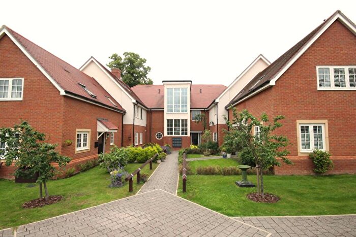 2 Bedroom Apartment For Sale In Waterhouse Court, Norton Way South, Letchworth Garden City, SG6