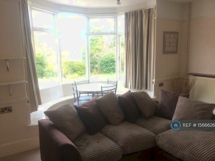 1 Bedroom Flat To Rent In Kingshill Road, Dursley, GL11