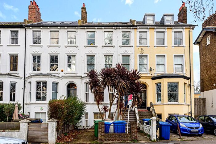 Flat To Rent In Peckham Rye, Peckham, London, SE15