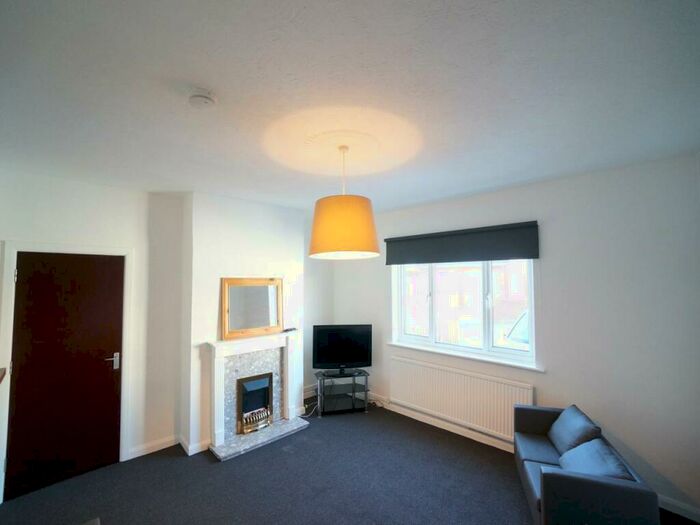 11 Bedroom House To Rent In Penchwintan Road, Bangor, Gwynedd, LL57