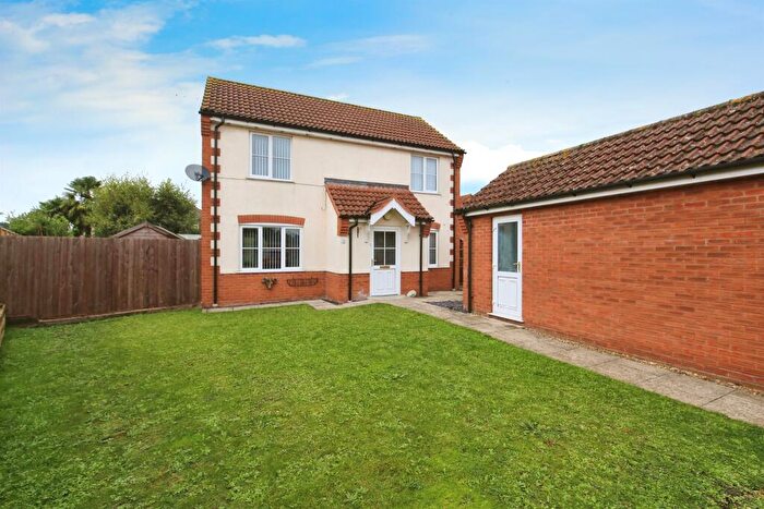 3 Bedroom Detached House For Sale In Milfoil Lane, Cowbit, Spalding, PE12