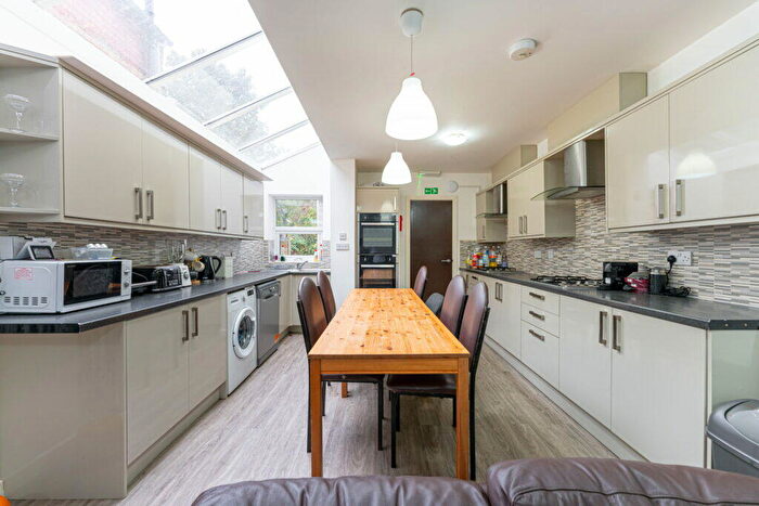 7 Bedroom Terraced House To Rent In Dawlish Road, Selly Oak, Birmingham, B29