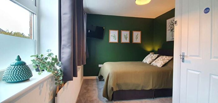 4 Bedroom Semi Detached House To Rent In Blackmires Way, Sutton-in-Ashfield, NG17