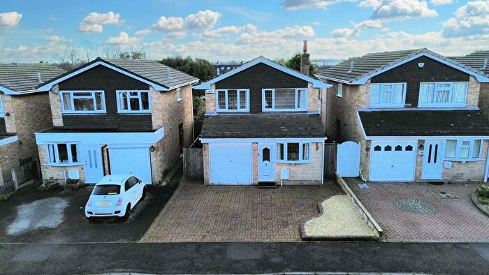 3 Bedroom Detached House For Sale In Willowfields, Hilton, DE65