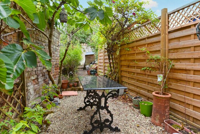 2 Bedroom End Of Terrace House For Sale In Cassland Road, London, E9