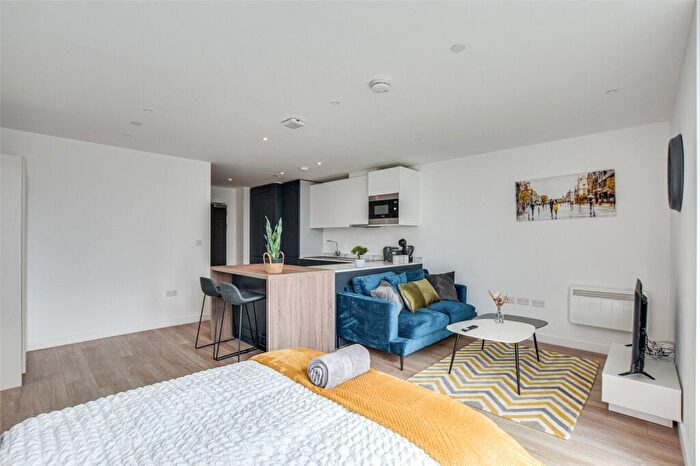 Apartment To Rent In Quay Street, Salford, Greater Manchester, M3