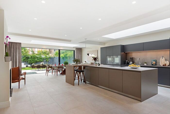 6 Bedroom Semi-Detached House For Sale In Doneraile Street, London, SW6
