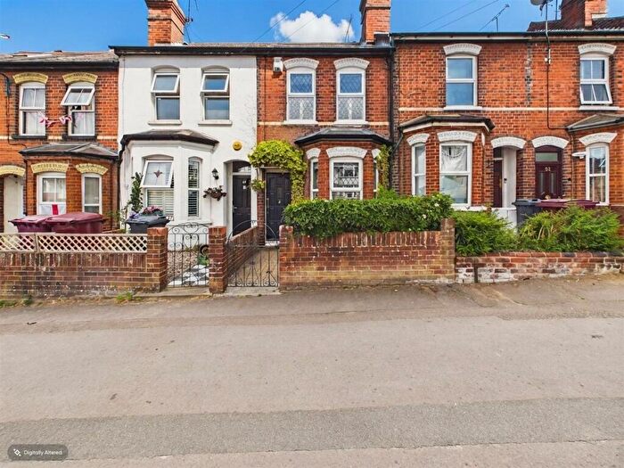 2 Bedroom Terraced House For Sale In Grovelands Road, Reading, RG30