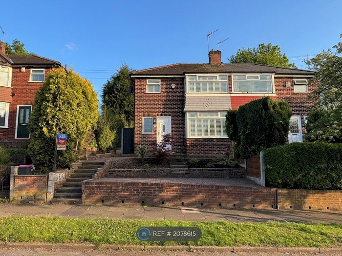3 Bedroom Semi-Detached House To Rent In Light Oaks Road, Salford, M6