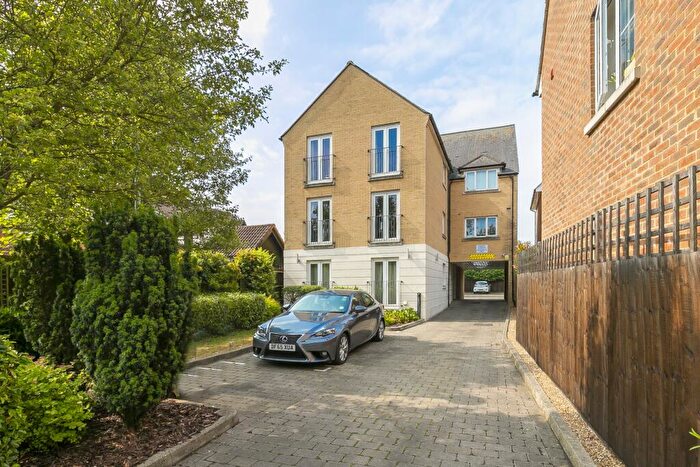 1 Bedroom Flat To Rent In Station Approach, Theydon Bois, CM16
