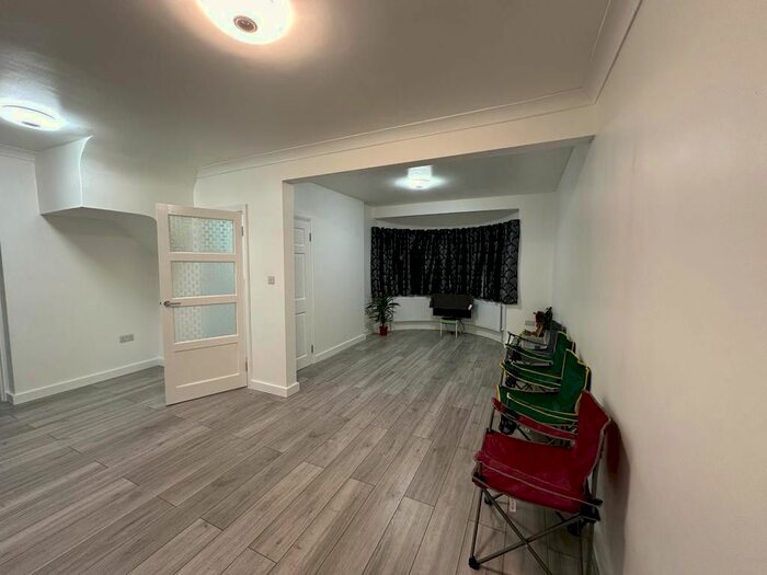 5 Bedroom Semi-Detached House To Rent In Torcross Road, Ruislip, HA4