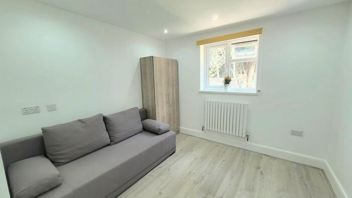 1 Bedroom Studio To Rent In Caldecote Gardens, Bushey, WD23