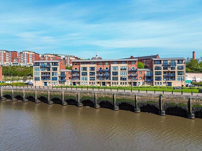 2 Bedroom Flat For Sale In Mariners Wharf, Quayside, Newcastle Upon Tyne, NE1