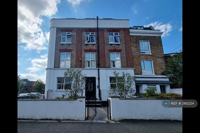 2 Bedroom Flat To Rent In Palm Court, London, N10