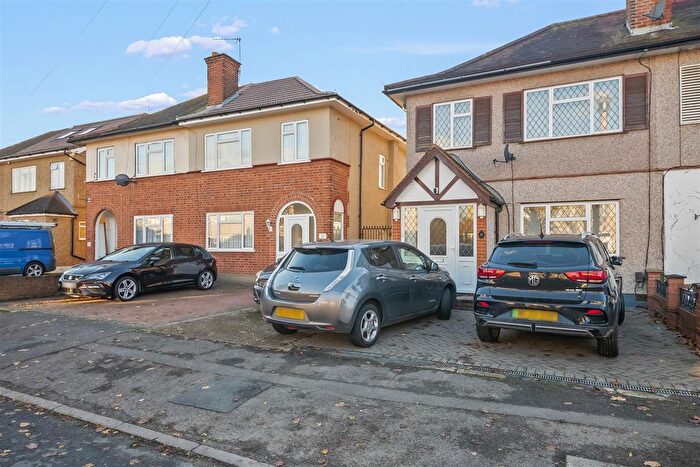 4 Bedroom Semi-Detached House For Sale In Grosvenor Avenue, Hayes, UB4