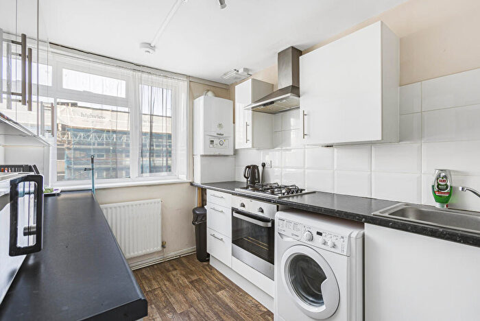 2 Bedroom Flat To Rent In Fareham House, Marlowes, Hemel Hempstead, Hertfordshire, HP1