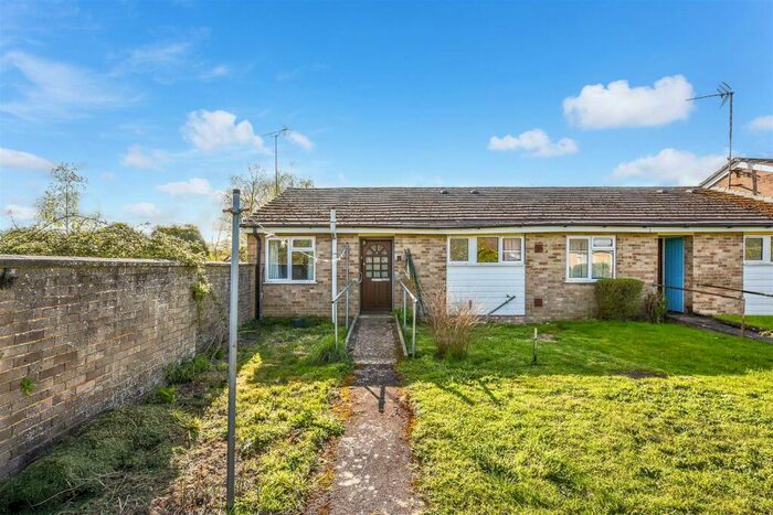 2 Bedroom Bungalow For Sale In Stoke Gate, Stoke, SP11