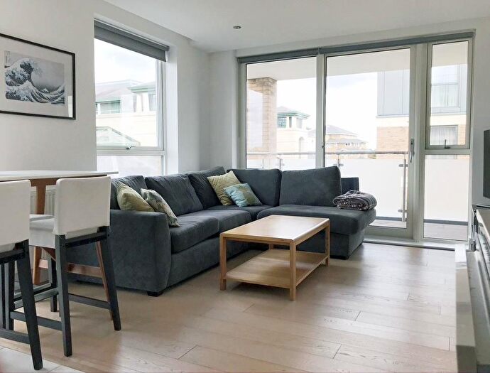2 Bedroom Flat To Rent In Kew, Richmond, TW9