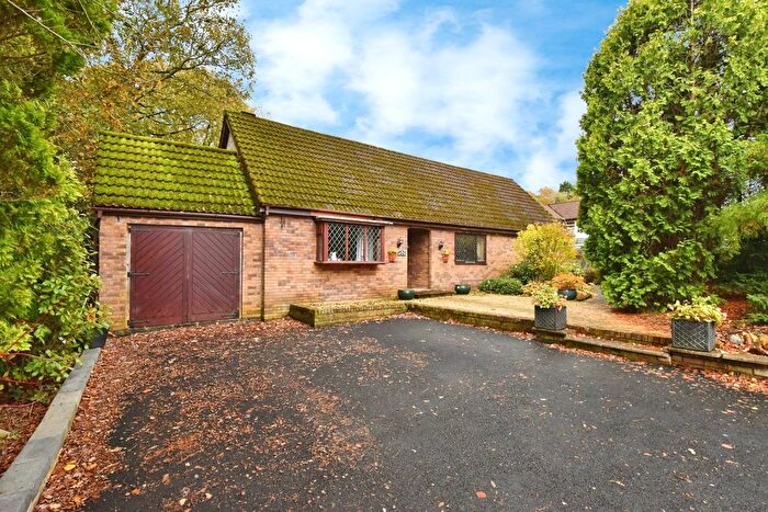 4 Bedroom Bungalow For Sale In Grenig Road, Glanamman, Ammanford, Carmarthenshire, SA18