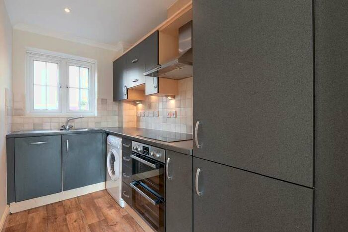 2 Bedroom Apartment To Rent In Hospital Hill, Chesham, HP5