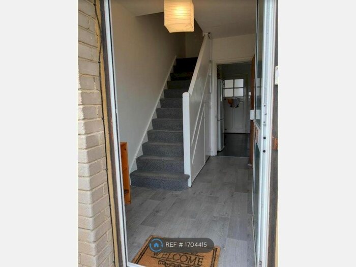 4 Bedroom Terraced House To Rent In Larchwood Drive, Englefield Green, Egham, TW20