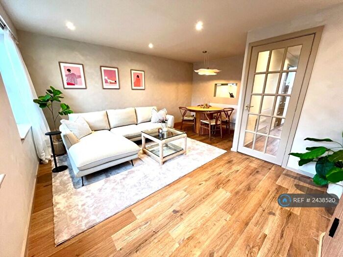 2 Bedroom Flat To Rent In Redberry Court, Leamington Spa, CV31