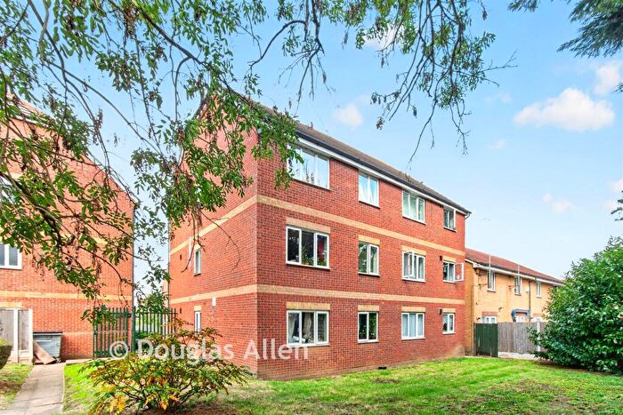 2 Bedroom Apartment For Sale In Fenman Gardens, Ilford, Essex, IG3