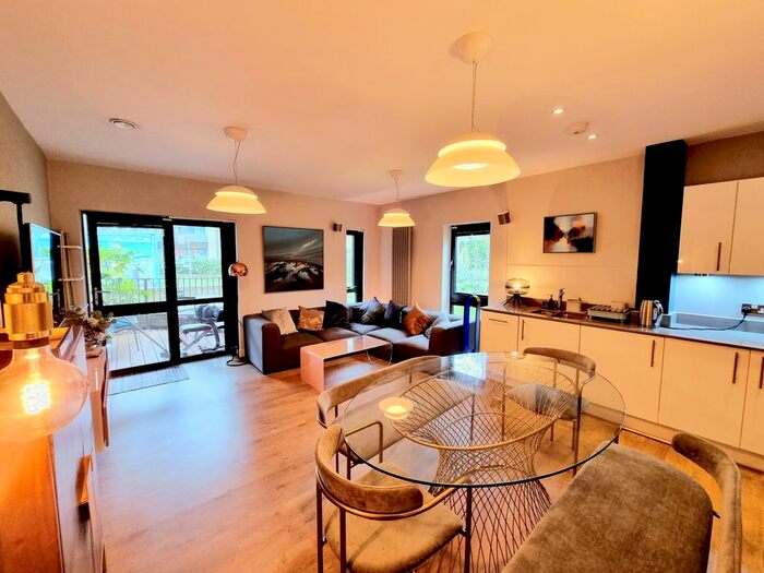 3 Bedroom Flat To Rent In Brickfield Court, Church Road, Highgate, N6