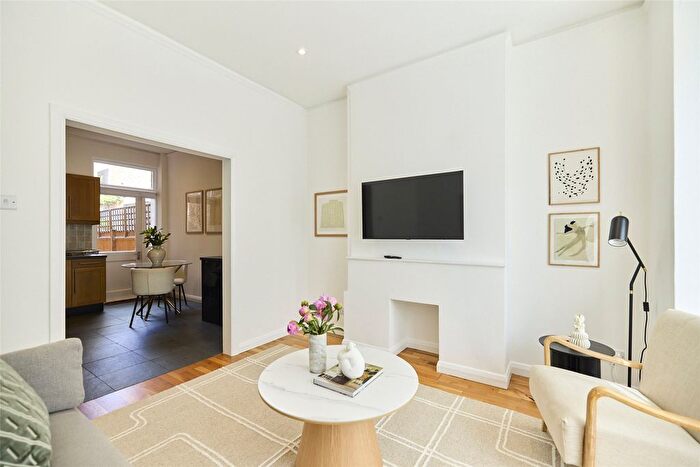 1 Bedroom Flat To Rent In Barcombe Avenue, London, SW2