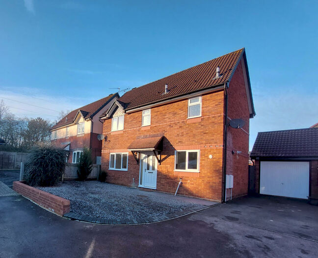 3 Bedroom House To Rent In Lingfield Close, Cepen Park South, SN14