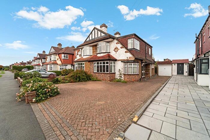 4 Bedroom Semi-Detached House For Sale In Chadacre Road, Stoneleigh, KT17