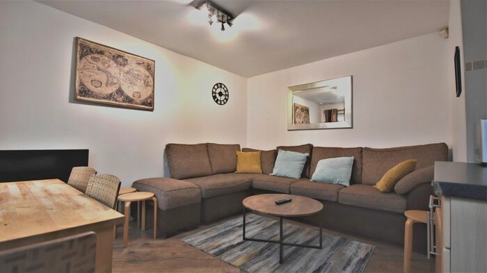 7 Bedroom Terraced House To Rent In Centenary Road, Coventry, CV4