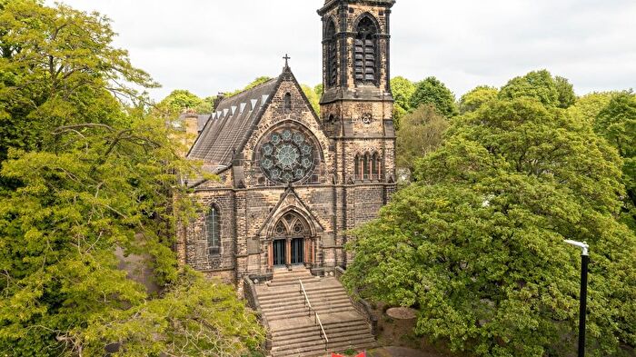 3 Bedroom Flat To Rent In Ashwood Villas, Headingley, Leeds, LS6