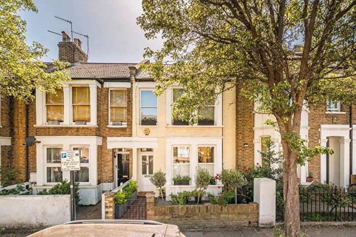 3 Bedroom Property To Rent In Duke Road, Chiswick, W4