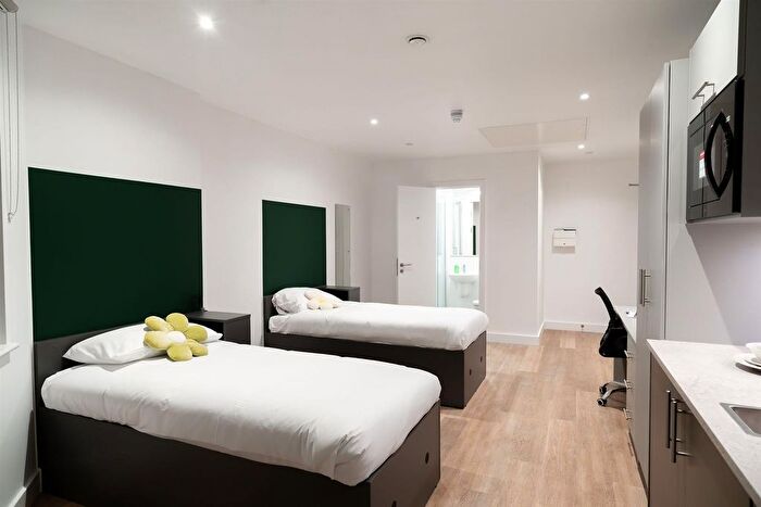 1 Bedroom Flat To Rent In Kennington Lane, London, SE11