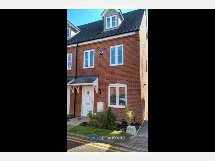 3 Bedroom Terraced House To Rent In Plover Road, Leighton Buzzard, LU7