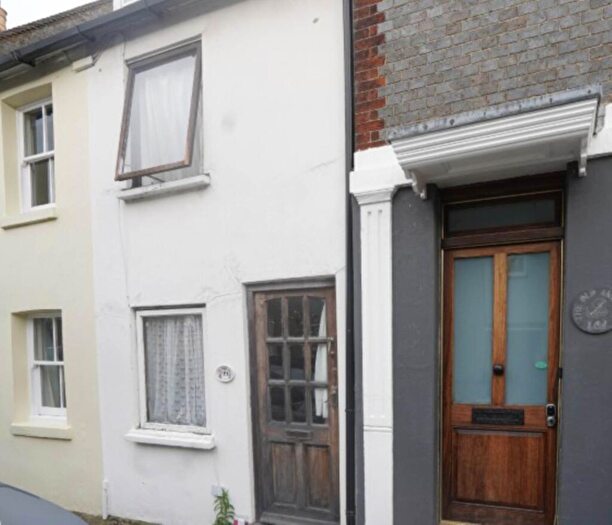 2 Bedroom Terraced House For Sale In South Street, Lewes, BN7