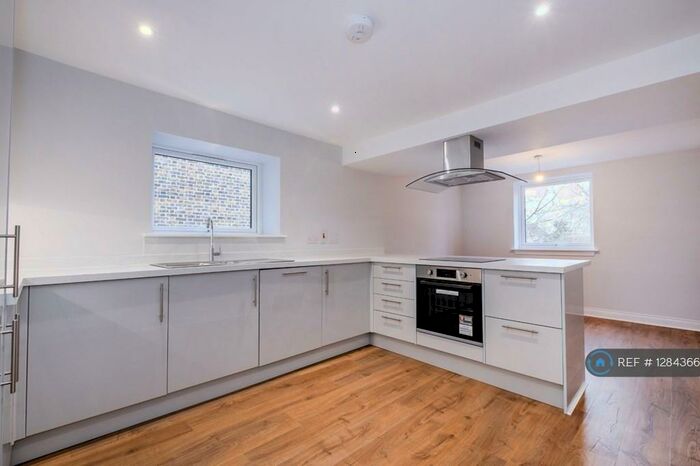 2 Bedroom Flat To Rent In Herbert Road, London, SE18