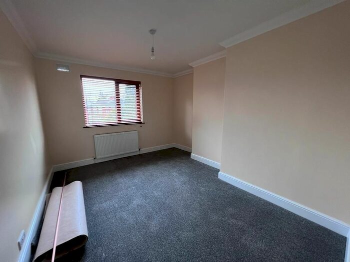 3 Bedroom Maisonette To Rent In Lonsdale Avenue, London, E6