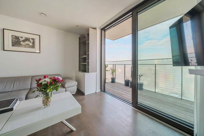 2 Bedroom Flat To Rent In One The Elephant, Elephant And Castle, London, SE1