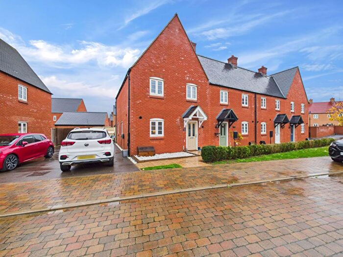 3 Bedroom End Terrace House For Sale In Fontwell Drive, Towcester, NN12