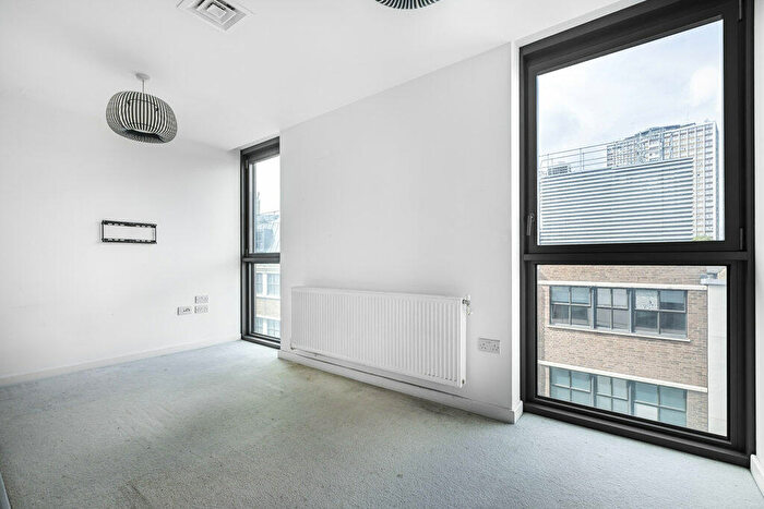 1 Bedroom Apartment For Sale In City Road, London, EC1V