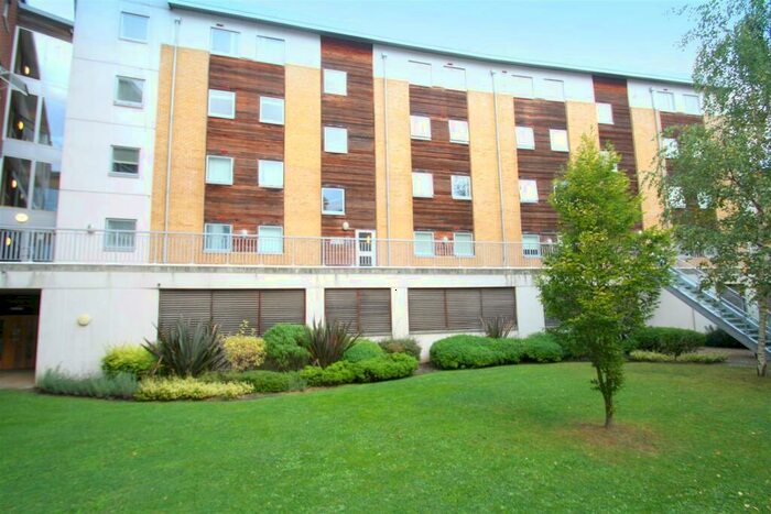 1 Bedroom Flat To Rent In Kingfisher Meadow, Hart Street, Maidstone, Kent, ME16