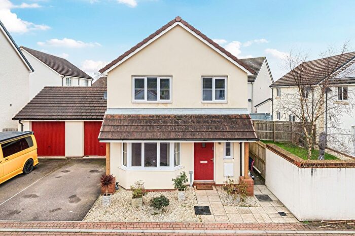 3 Bedroom Link Detached House For Sale In Crockers Close, Roundswell, Barnstaple, Devon, EX31