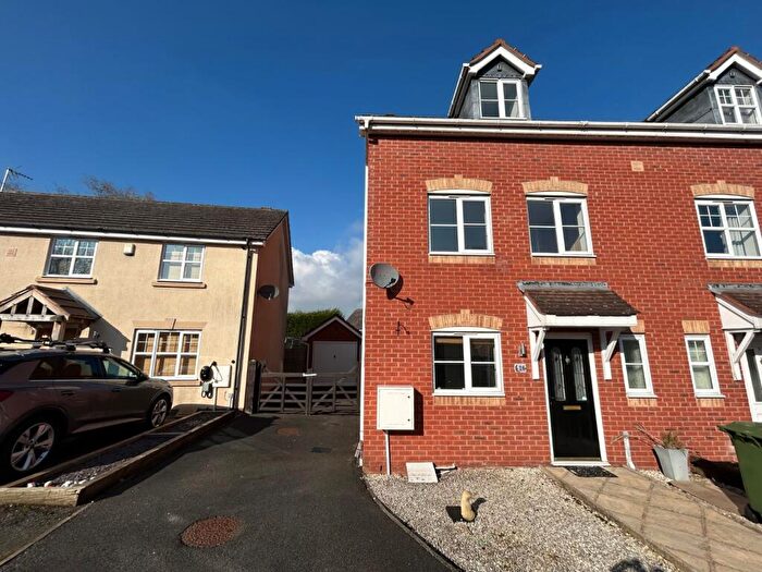 3 Bedroom Semi-Detached House To Rent In Wheatcroft Close, Redditch, Worcestershire, B97